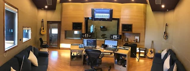 Raghav Sachar Music / AutoTune Studio