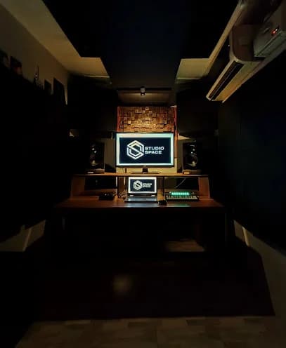STUDIO SPACE