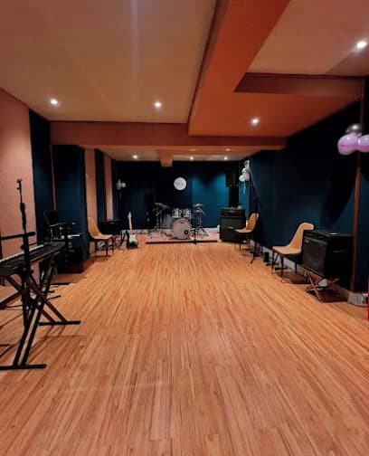 WhiteWine Studios & Jamroom | Recording Studio | Jam Room | Video Production | Photography